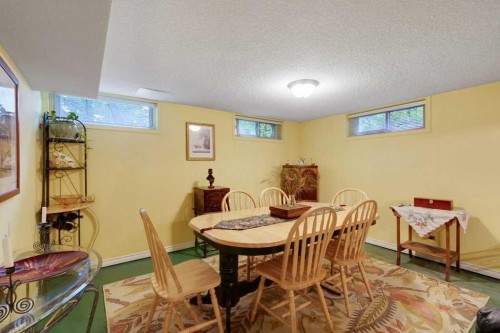 2623 Glencastle Street Sw, Calgary, AB - Indoor