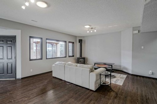 60 Mckenzie Lake Crescent Se, Calgary, AB - Indoor