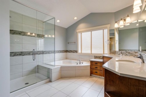 461 Discovery Ridge Boulevard Sw, Calgary, AB - Indoor Photo Showing Bathroom