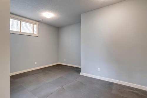461 Discovery Ridge Boulevard Sw, Calgary, AB - Indoor Photo Showing Other Room