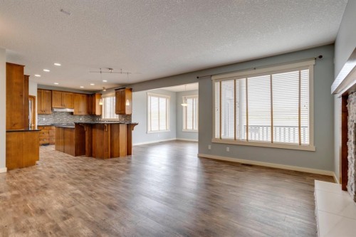 461 Discovery Ridge Boulevard Sw, Calgary, AB - Indoor Photo Showing Kitchen