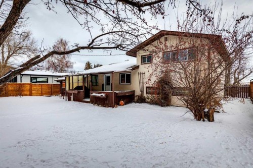 149 Wildwood Drive Sw, Calgary, AB - Outdoor