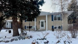 3251 Bearspaw Drive NW Calgary, AB T2L 1T1