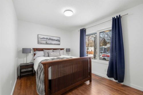 3251 Bearspaw Drive Nw, Calgary, AB - Indoor Photo Showing Bedroom