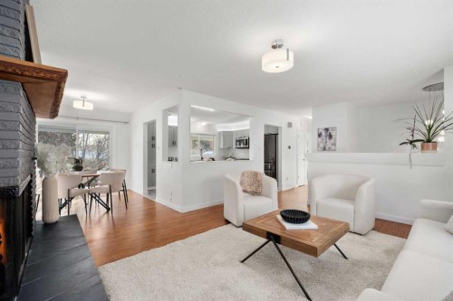 3251 Bearspaw Drive Nw, Calgary, AB - Indoor Photo Showing Living Room