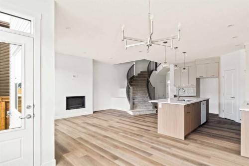 192 Creekstone Circle Sw, Calgary, AB - Indoor Photo Showing Kitchen