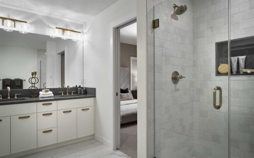 199 Starling Place Nw, Calgary, AB - Indoor Photo Showing Bathroom