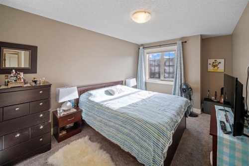 4410 17 Avenue Nw, Calgary, AB - Indoor Photo Showing Bedroom