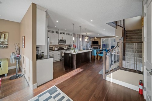 4410 17 Avenue Nw, Calgary, AB - Indoor