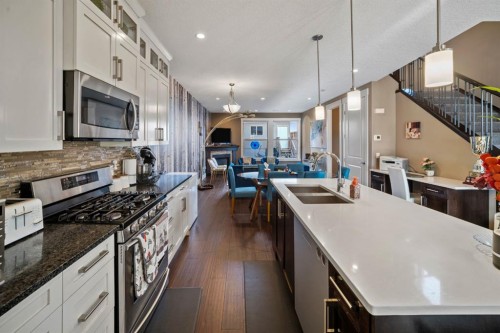 4410 17 Avenue Nw, Calgary, AB - Indoor Photo Showing Kitchen With Double Sink With Upgraded Kitchen