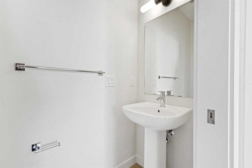 220 Waterford Heath, Chestermere, AB - Indoor Photo Showing Bathroom