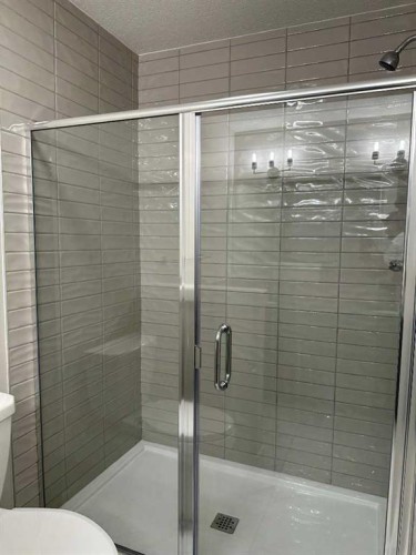 344 Waterford Boulevard, Chestermere, AB - Indoor Photo Showing Bathroom