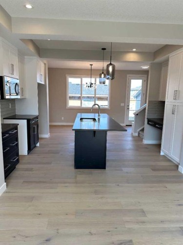 344 Waterford Boulevard, Chestermere, AB - Indoor Photo Showing Kitchen
