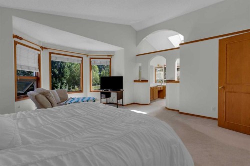 271 Mountain Park Drive Se, Calgary, AB - Indoor Photo Showing Bedroom