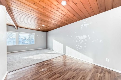 724 Millar Road Ne, Calgary, AB - Indoor Photo Showing Other Room