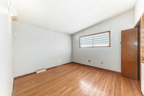724 Millar Road Ne, Calgary, AB - Indoor Photo Showing Other Room