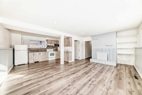 724 Millar Road Ne, Calgary, AB - Indoor Photo Showing Kitchen