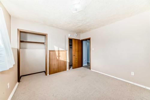 724 Millar Road Ne, Calgary, AB - Indoor Photo Showing Other Room