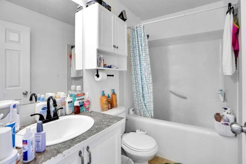 353-111 Tarawood Lane Ne, Calgary, AB - Indoor Photo Showing Bathroom