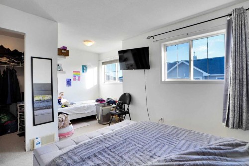 353-111 Tarawood Lane Ne, Calgary, AB - Indoor Photo Showing Bedroom