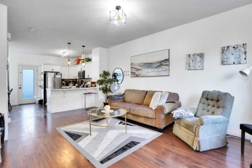 353-111 Tarawood Lane Ne, Calgary, AB - Indoor Photo Showing Living Room