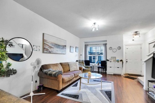 353-111 Tarawood Lane Ne, Calgary, AB - Indoor Photo Showing Living Room