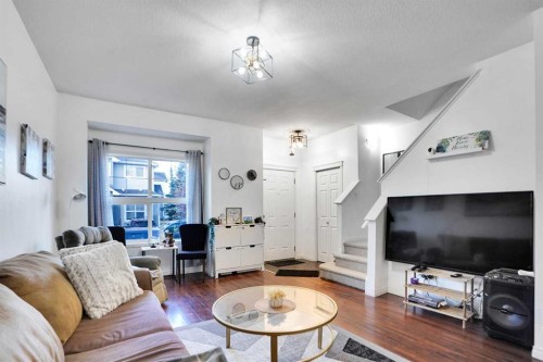 353-111 Tarawood Lane Ne, Calgary, AB - Indoor Photo Showing Living Room