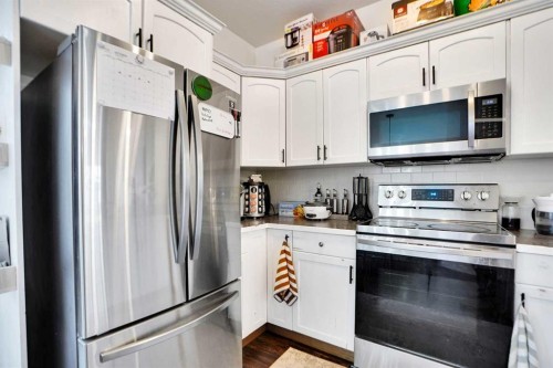 353-111 Tarawood Lane Ne, Calgary, AB - Indoor Photo Showing Kitchen With Stainless Steel Kitchen