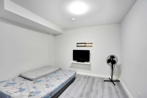 353-111 Tarawood Lane Ne, Calgary, AB - Indoor Photo Showing Bedroom