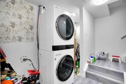 353-111 Tarawood Lane Ne, Calgary, AB - Indoor Photo Showing Laundry Room