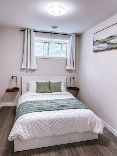 20 Rowley Common Nw, Calgary, AB - Indoor Photo Showing Bedroom