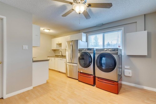 3-8112 36 Avenue Nw, Calgary, AB - Indoor Photo Showing Laundry Room