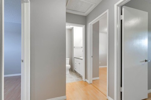 3-8112 36 Avenue Nw, Calgary, AB - Indoor Photo Showing Other Room