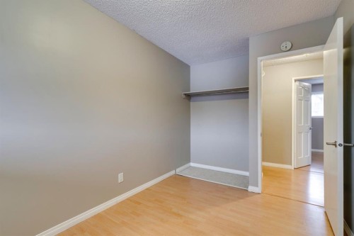 3-8112 36 Avenue Nw, Calgary, AB - Indoor Photo Showing Other Room