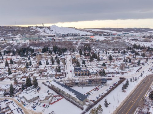 3-8112 36 Avenue Nw, Calgary, AB - Outdoor With View