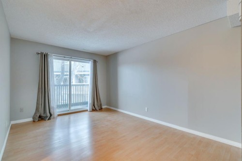 3-8112 36 Avenue Nw, Calgary, AB - Indoor Photo Showing Other Room