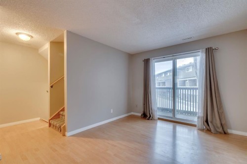 3-8112 36 Avenue Nw, Calgary, AB - Indoor Photo Showing Other Room