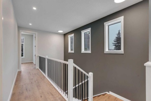 8631 48 Avenue Nw, Calgary, AB - Indoor Photo Showing Other Room
