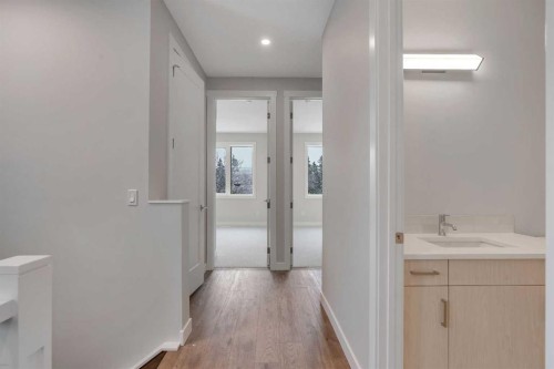 8631 48 Avenue Nw, Calgary, AB - Indoor Photo Showing Other Room