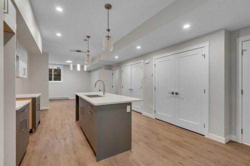 8631 48 Avenue Nw, Calgary, AB - Indoor Photo Showing Kitchen