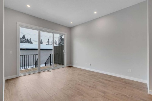 8631 48 Avenue Nw, Calgary, AB - Indoor Photo Showing Other Room