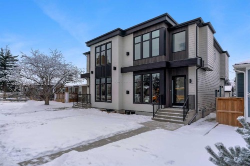 8633 48 Avenue Nw, Calgary, AB - Outdoor