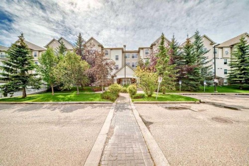 411-2000 Applevillage Court Se, Calgary, AB - Outdoor