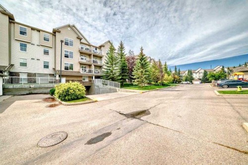 411-2000 Applevillage Court Se, Calgary, AB - Outdoor With Balcony