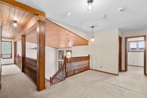 40 Edforth Road Nw, Calgary, AB - Indoor Photo Showing Other Room