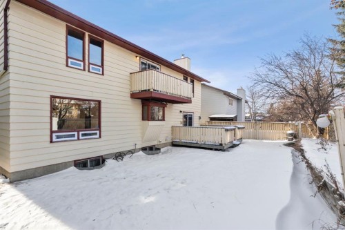 40 Edforth Road Nw, Calgary, AB - Outdoor With Exterior