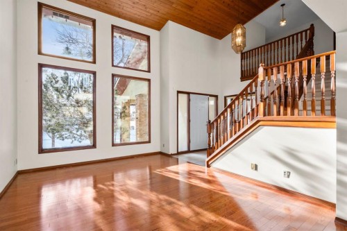 40 Edforth Road Nw, Calgary, AB - Indoor Photo Showing Other Room