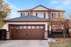 232 Oakmere Place  Chestermere, AB T1X 1L2