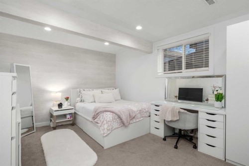 232 Oakmere Place, Chestermere, AB - Indoor Photo Showing Other Room