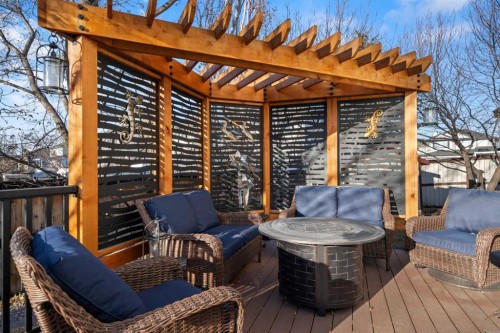 232 Oakmere Place, Chestermere, AB - Indoor Photo Showing Garage